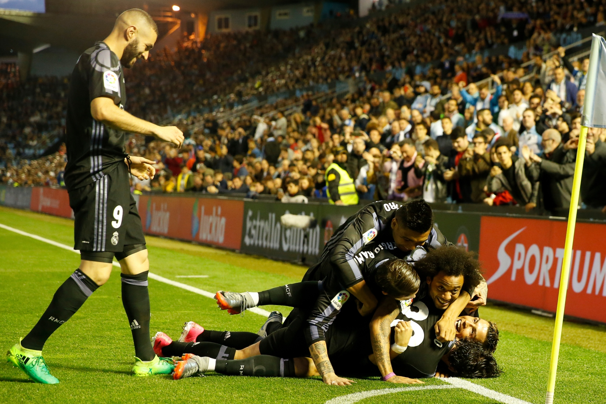 九游体育app-冲刺阶段意大利杯焦点战，多伦多猛龙造点机会，气氛紧张，心理建设被强调的简单介绍