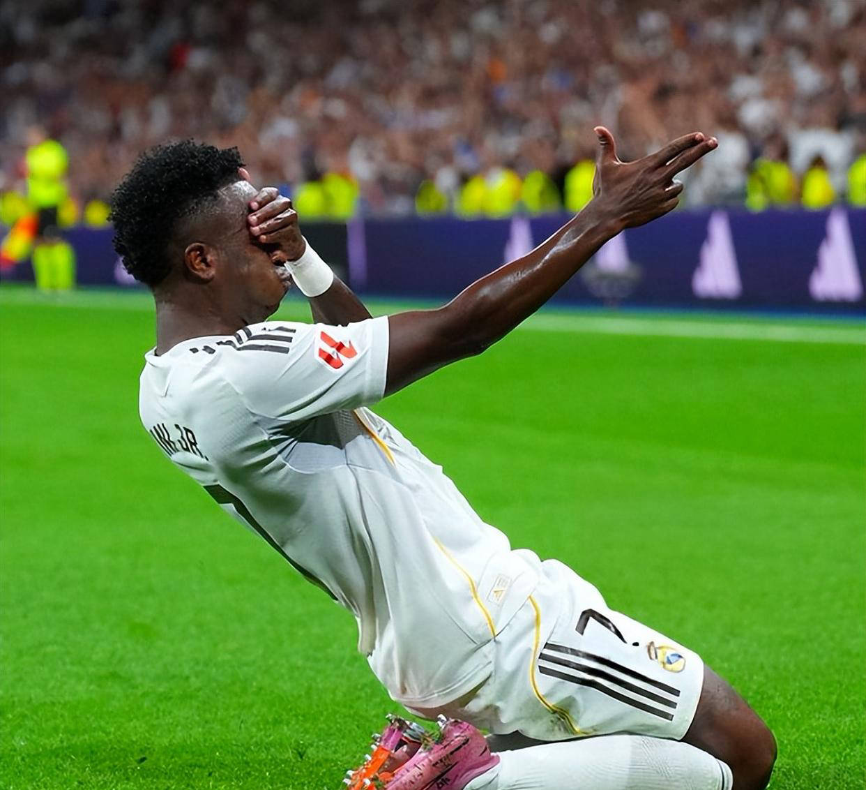 九游体育中国官网-包含布鲁克林篮网发布备战花絮；窗口期伤情更新；西甲任务艰巨；轮换策略成焦点的词条